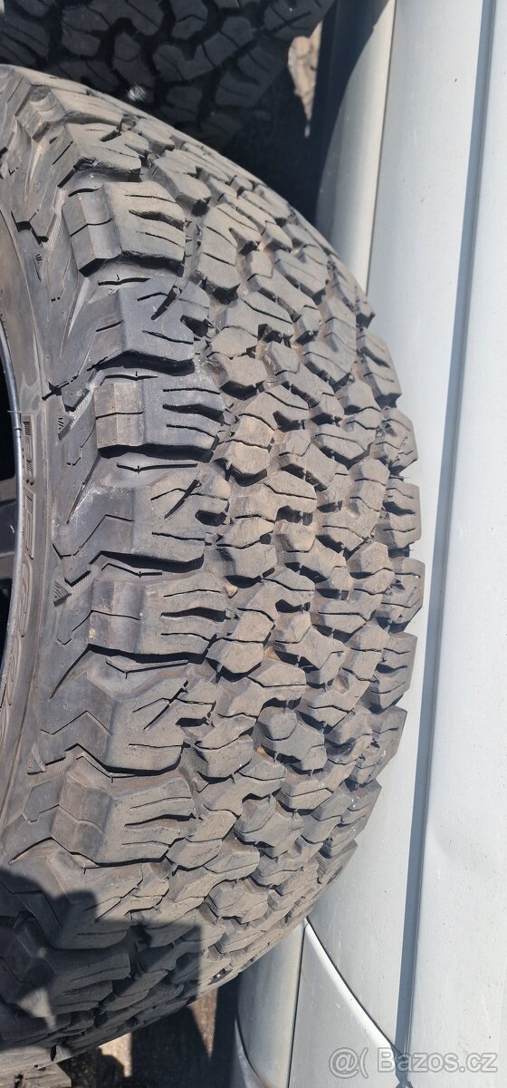 BF Goodrich all terrain 265/60 r18 - 3