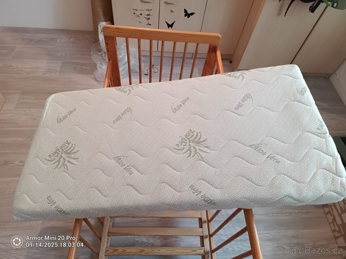 Dětská postýlka s matrací - 3