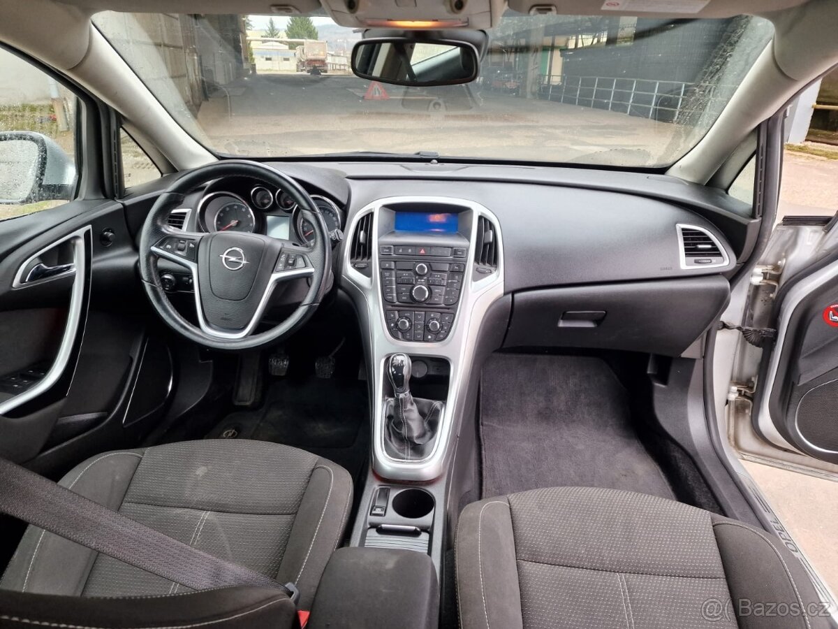 OPEL ASTRA J r.v 2010, - 3