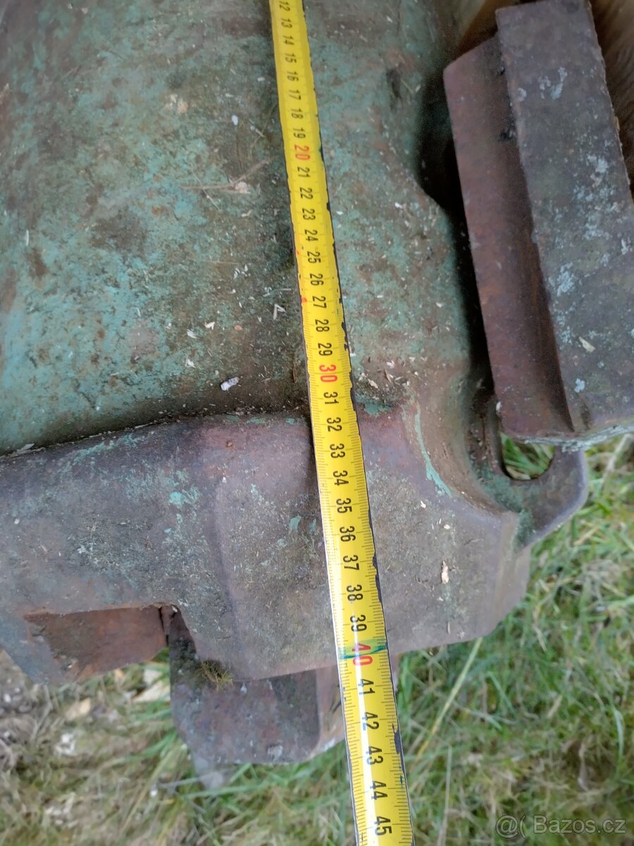 Kovadlina k bucharu Ajax - 3