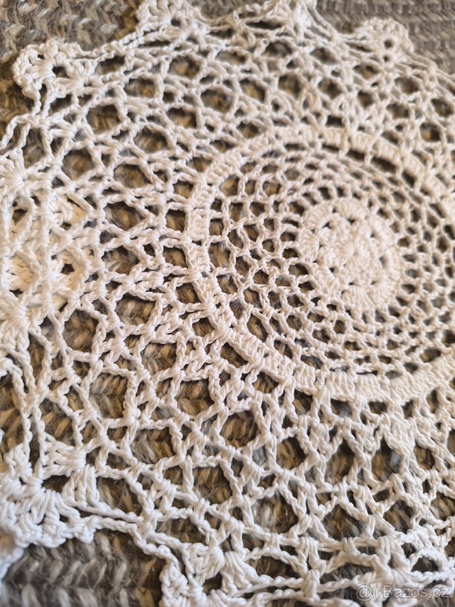 Háčkované ubrusy - 3