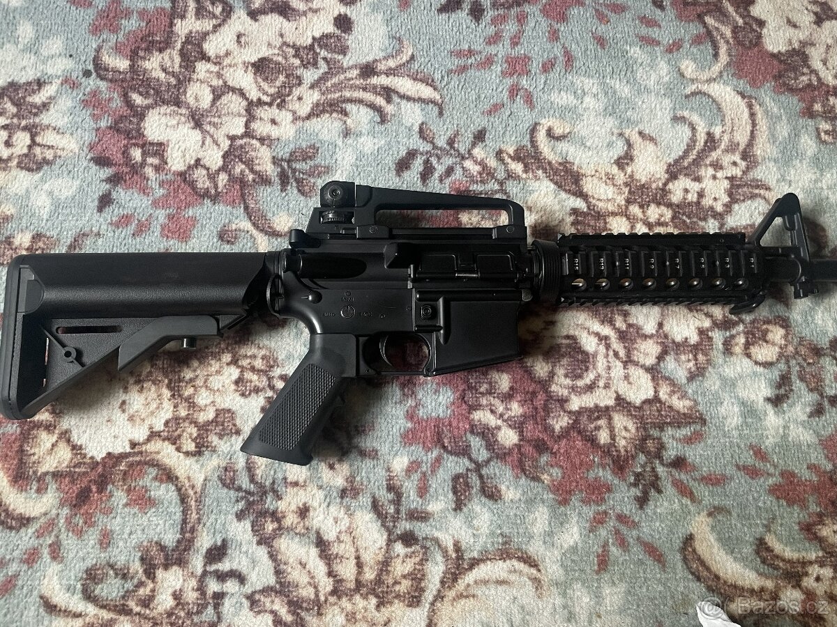 Colt M4 RIS - celokov CYMA - 3