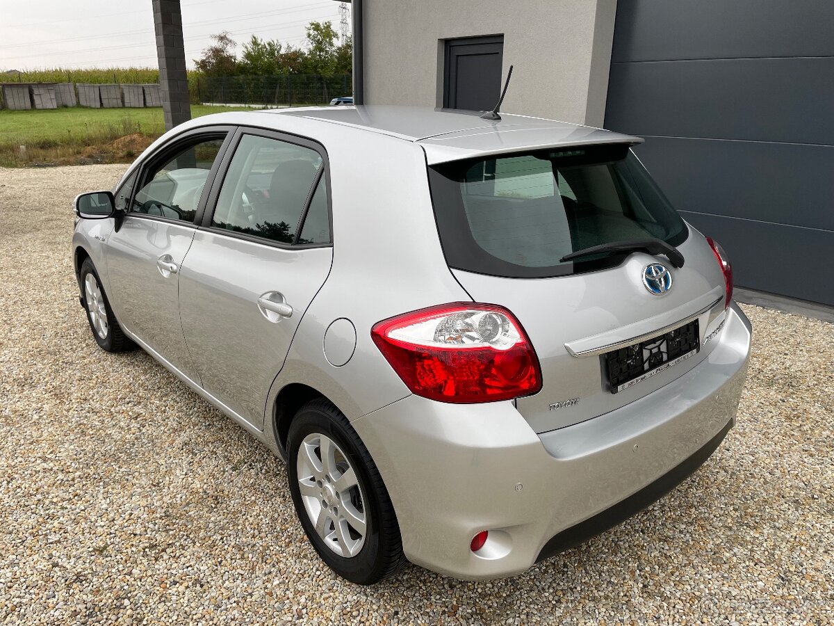 TOYOTA AURIS HYBRID LIFE 2011 NAJETO 86TKM - 3