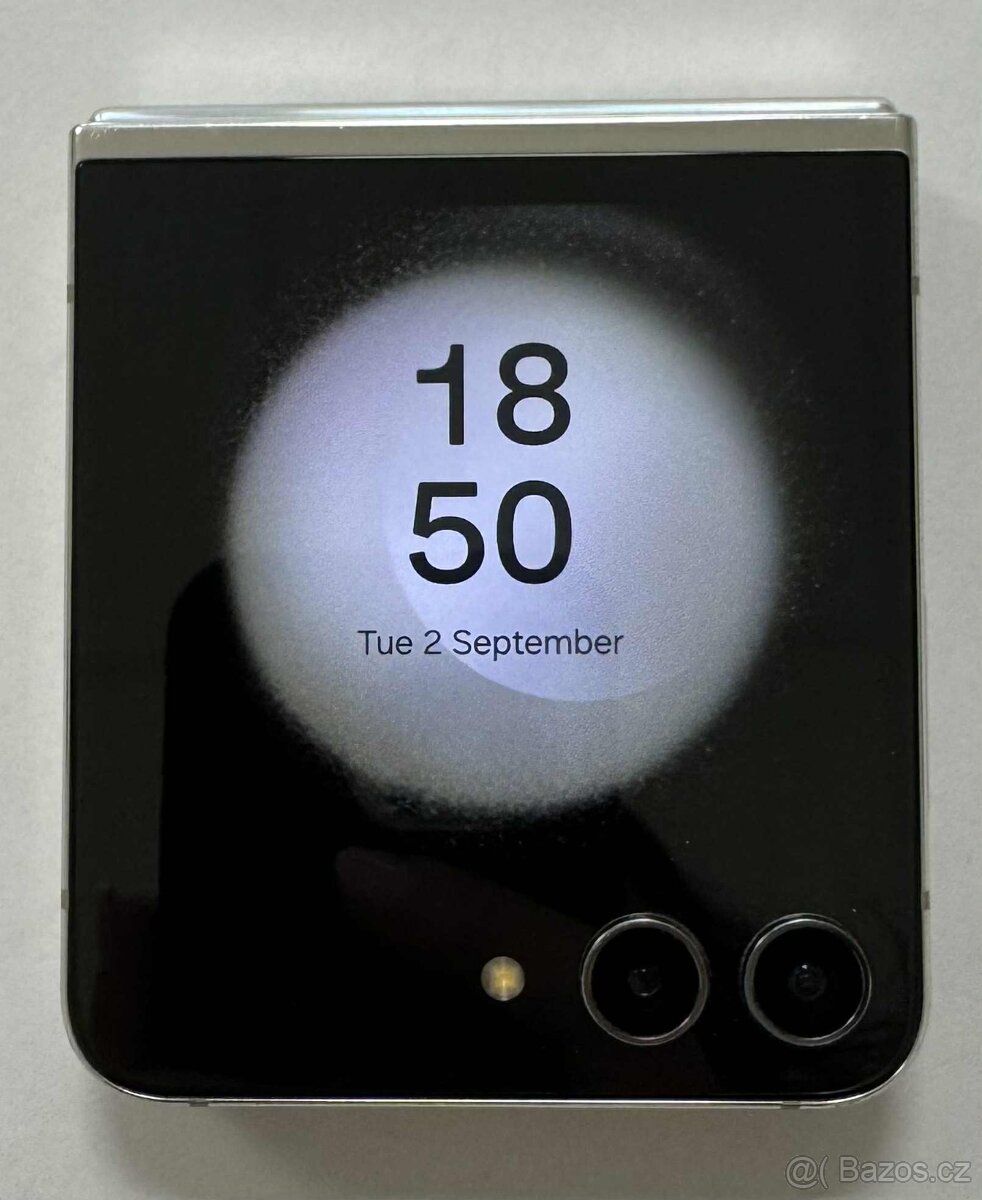 Samsung Galaxy Z Flip 5 256GB Cream - 3