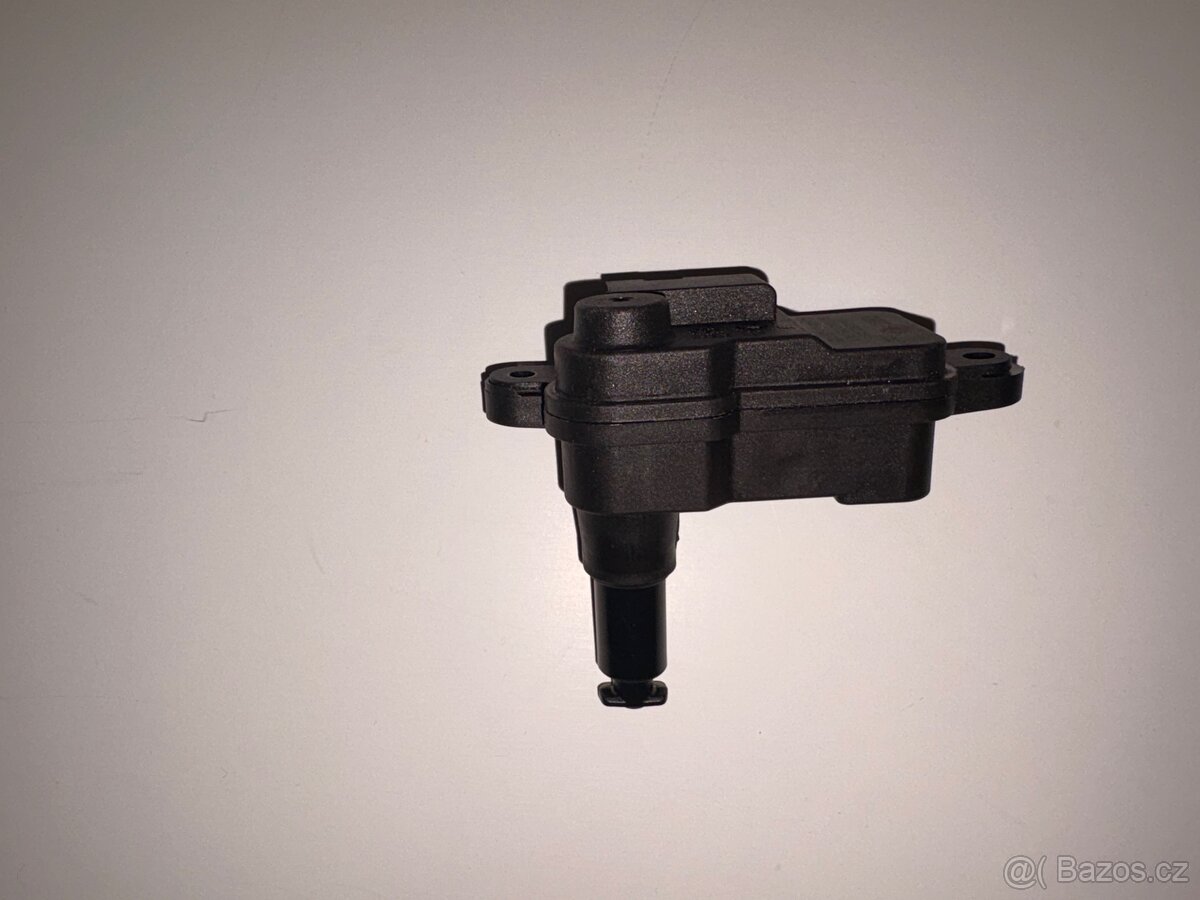 Motůrek víčka nádrže - 3