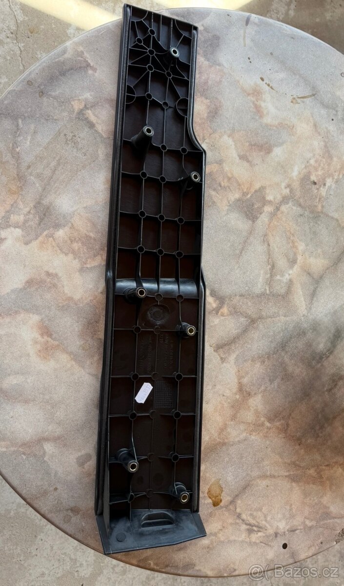 Dekl na motor Mercedes benz 320 - 3