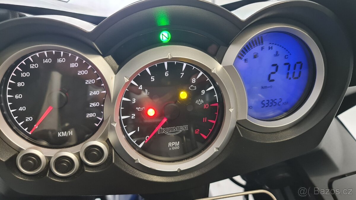 Triumph sprint st 1050 - 3