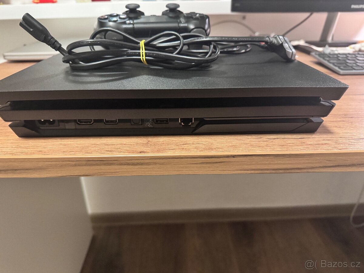 PlayStation 4 Pro - 3