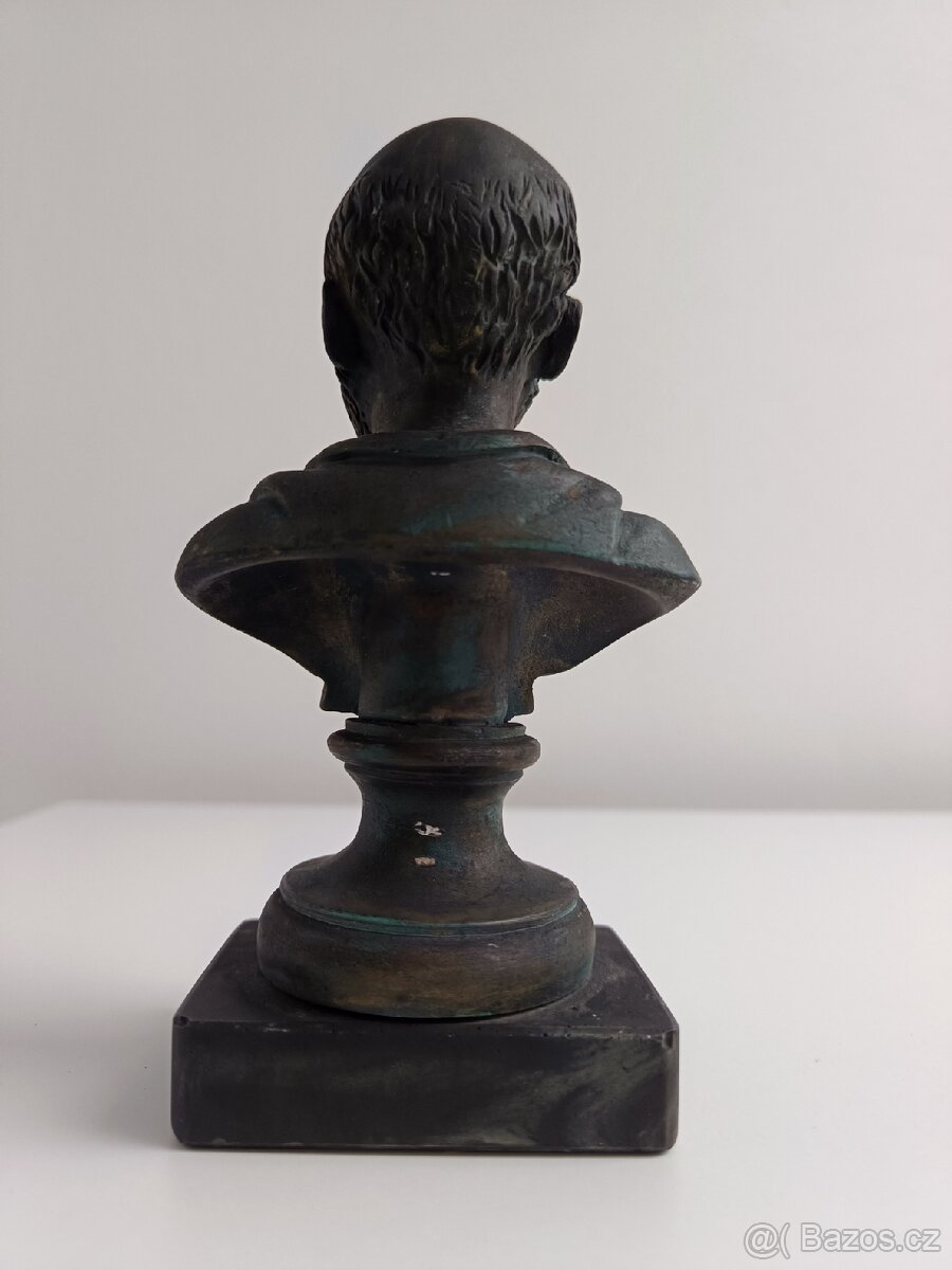 Busta Hippokrates - 3