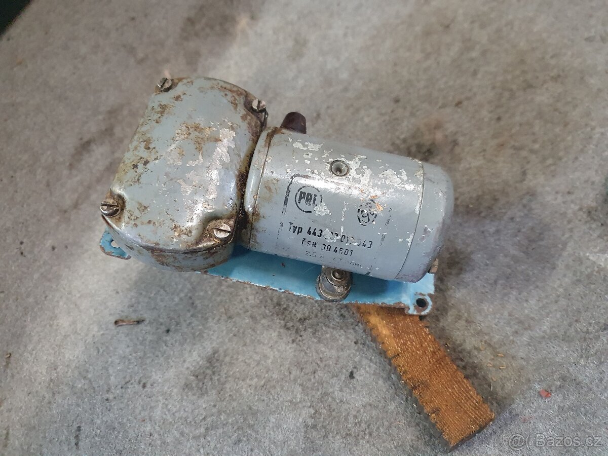 Motorek stěračů 12v - 3