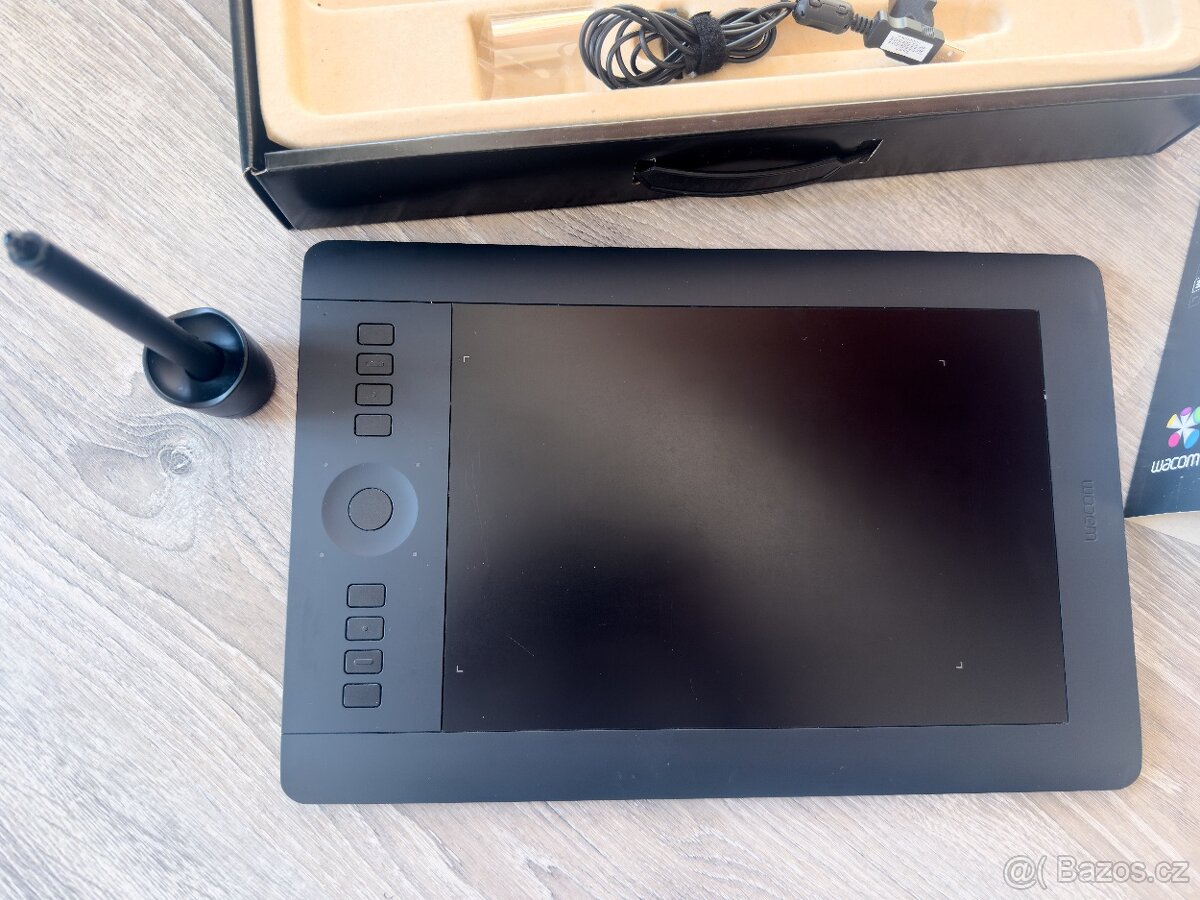 Wacom Intuos Pro M Tablet + Datacolor Spyder 5 - 3
