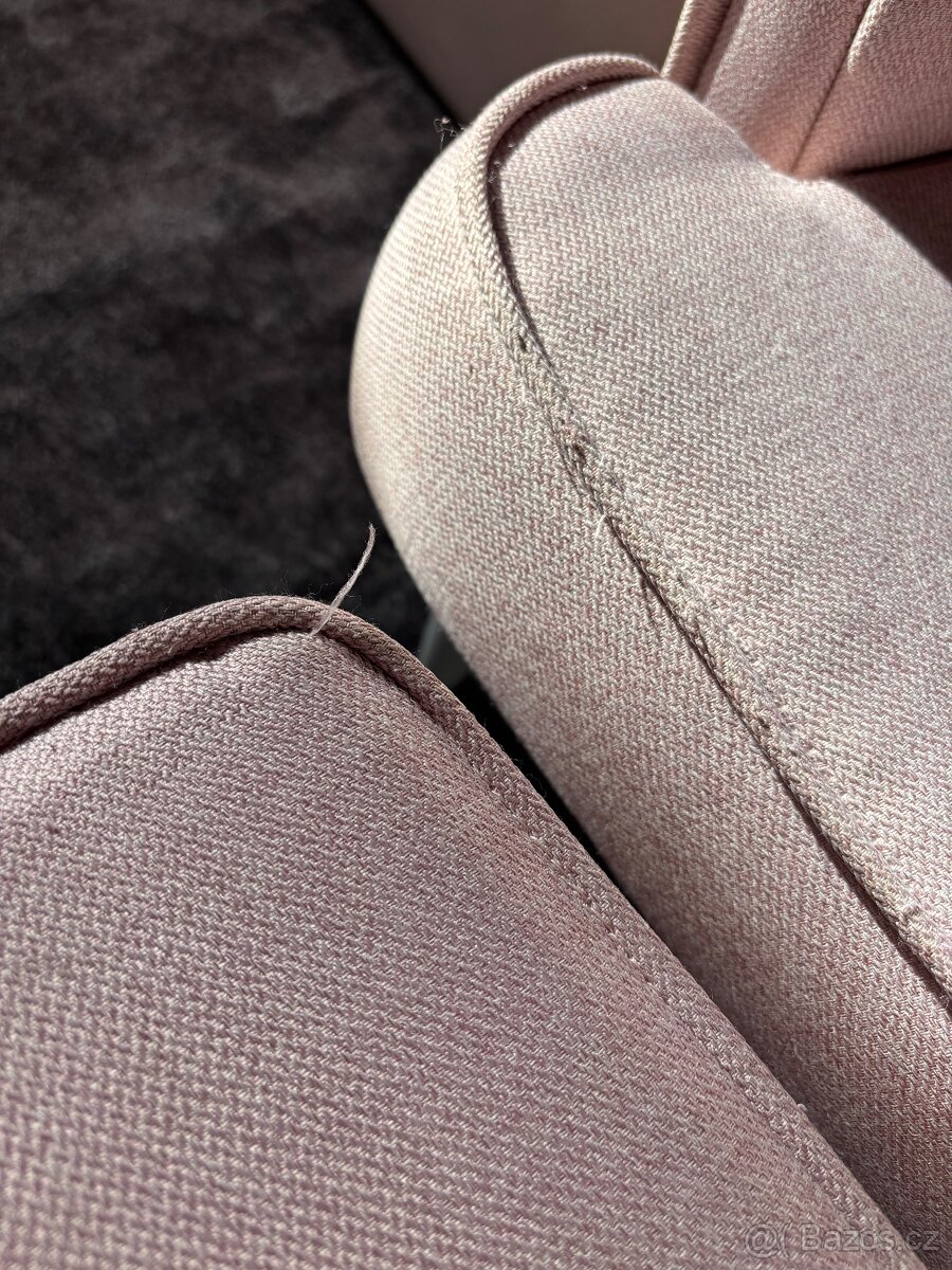 Růžové křeslo “ušák” s podnožkou - 3