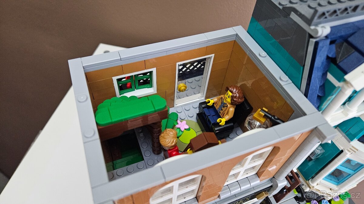 LEGO Creator Expert 10270 Knihkupectví - 3