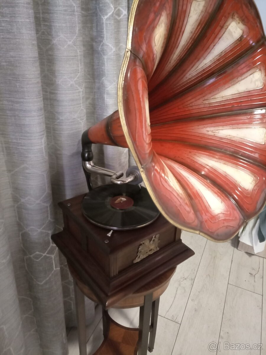 Gramofon s troubou - 3