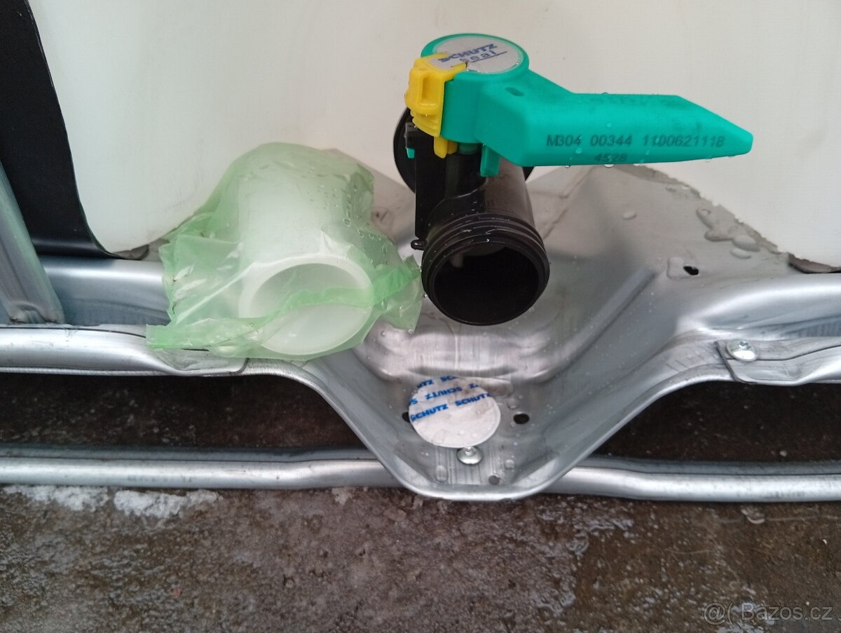 Nádrž na vodu 1000 litrů IBC - 3