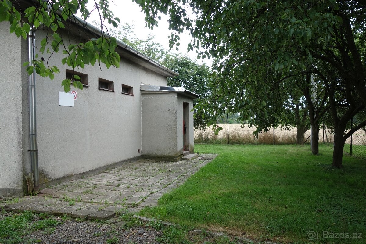 Mankovice - garáž - 3