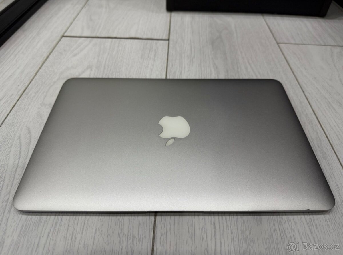 Prodám Apple MacBook Air 13” (2014) - 3