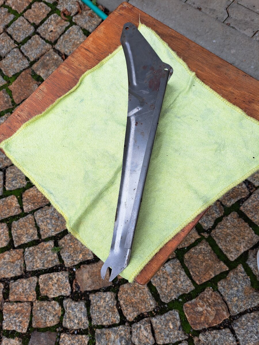 Kryt řetězu Jawa - 3