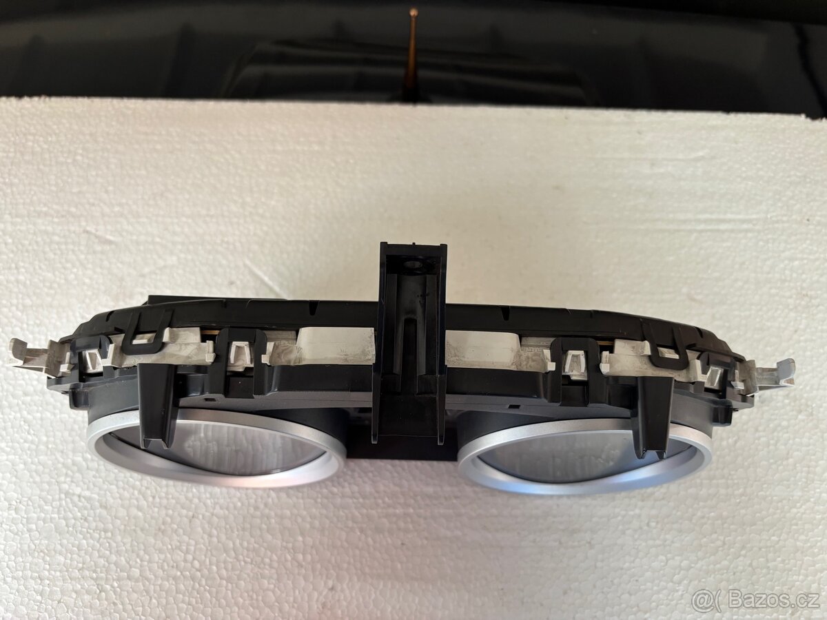 Renault Megane II fl - Přístrojový Štít/Budíky - 3