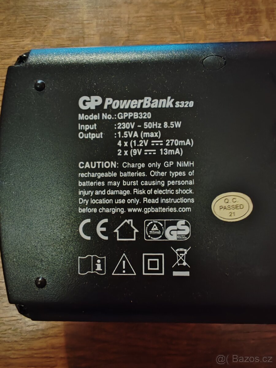 Nabíječka baterií GP Powerbank S320 - 3