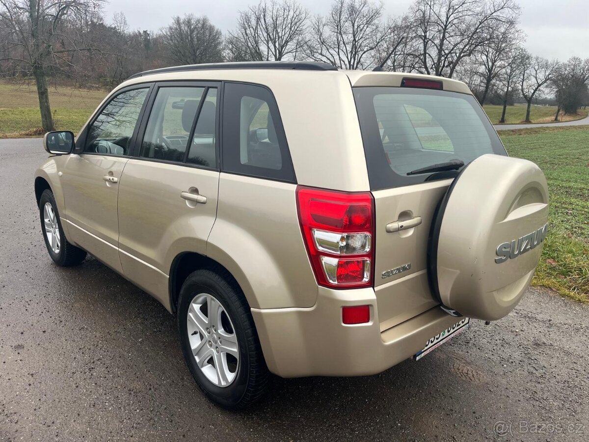 SUZUKI GRAND VITARA II 2.0i 103kw BENZIN MANÁL 4X4 BEZ KOROZ - 3