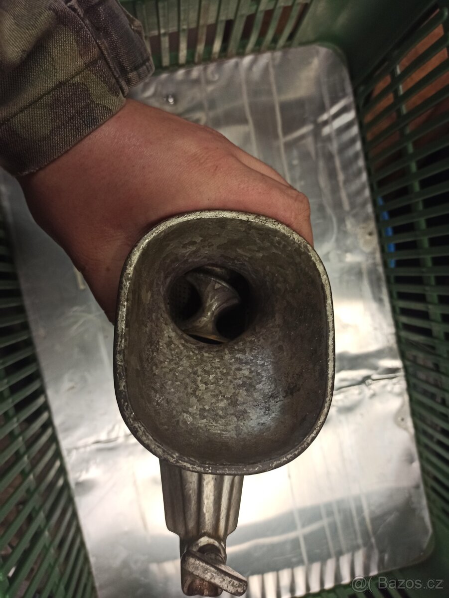 Mlýnek na rybíz, ovoce, odšťavňovač - 3