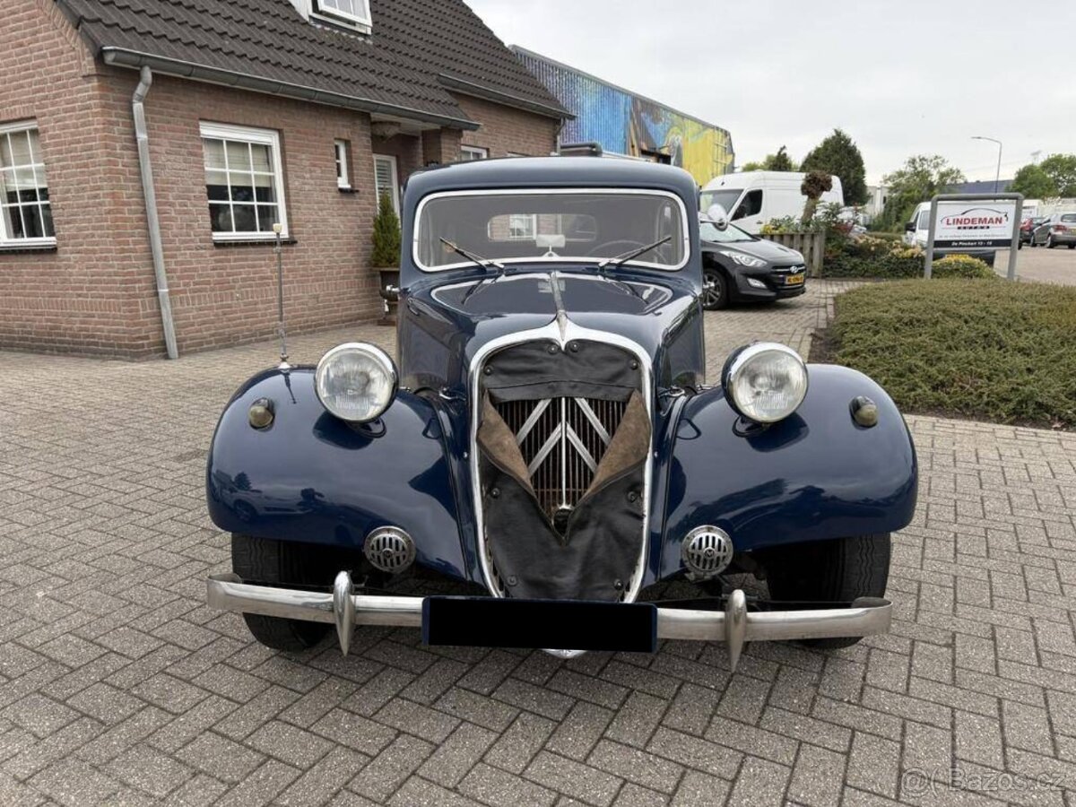 Citroën Traction Avant 11BN z roku 1955 - 3