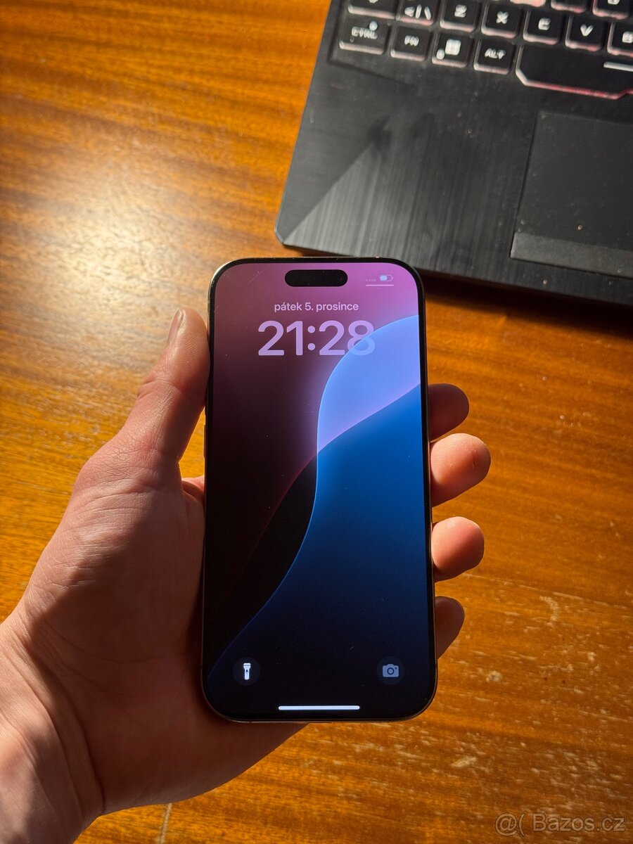 iPhone 16 Pro Jako Nový - Desert Titanium - 3