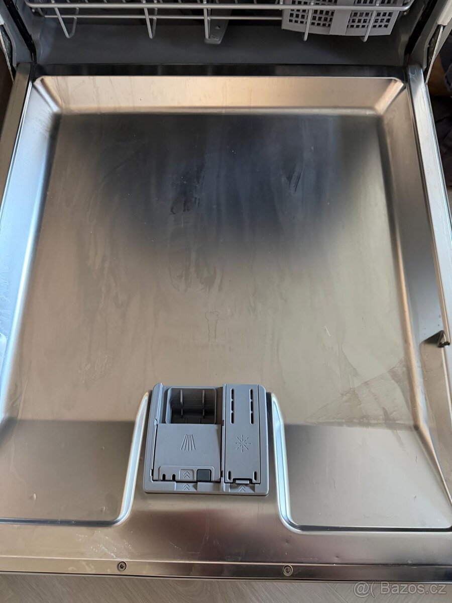 Myčka nadobí Bosch - 3