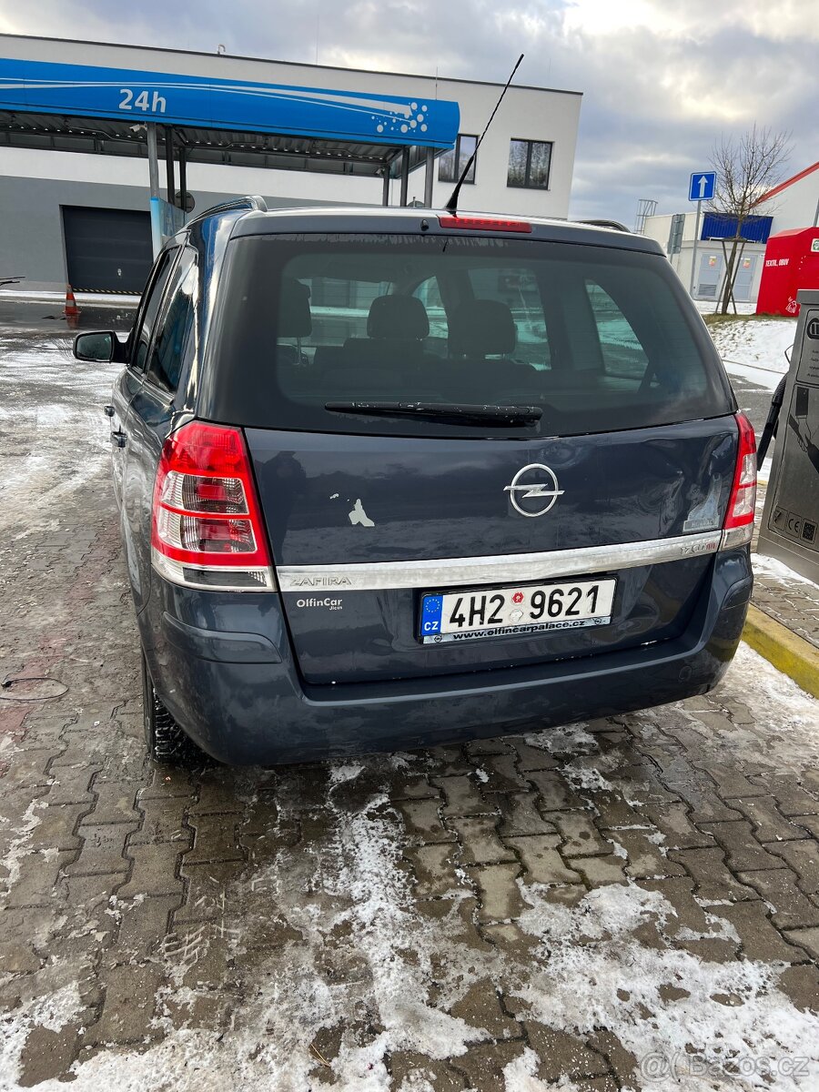 Opel Zafira 1.7 CDTI, 7 míst, manuál, 2010 - 3