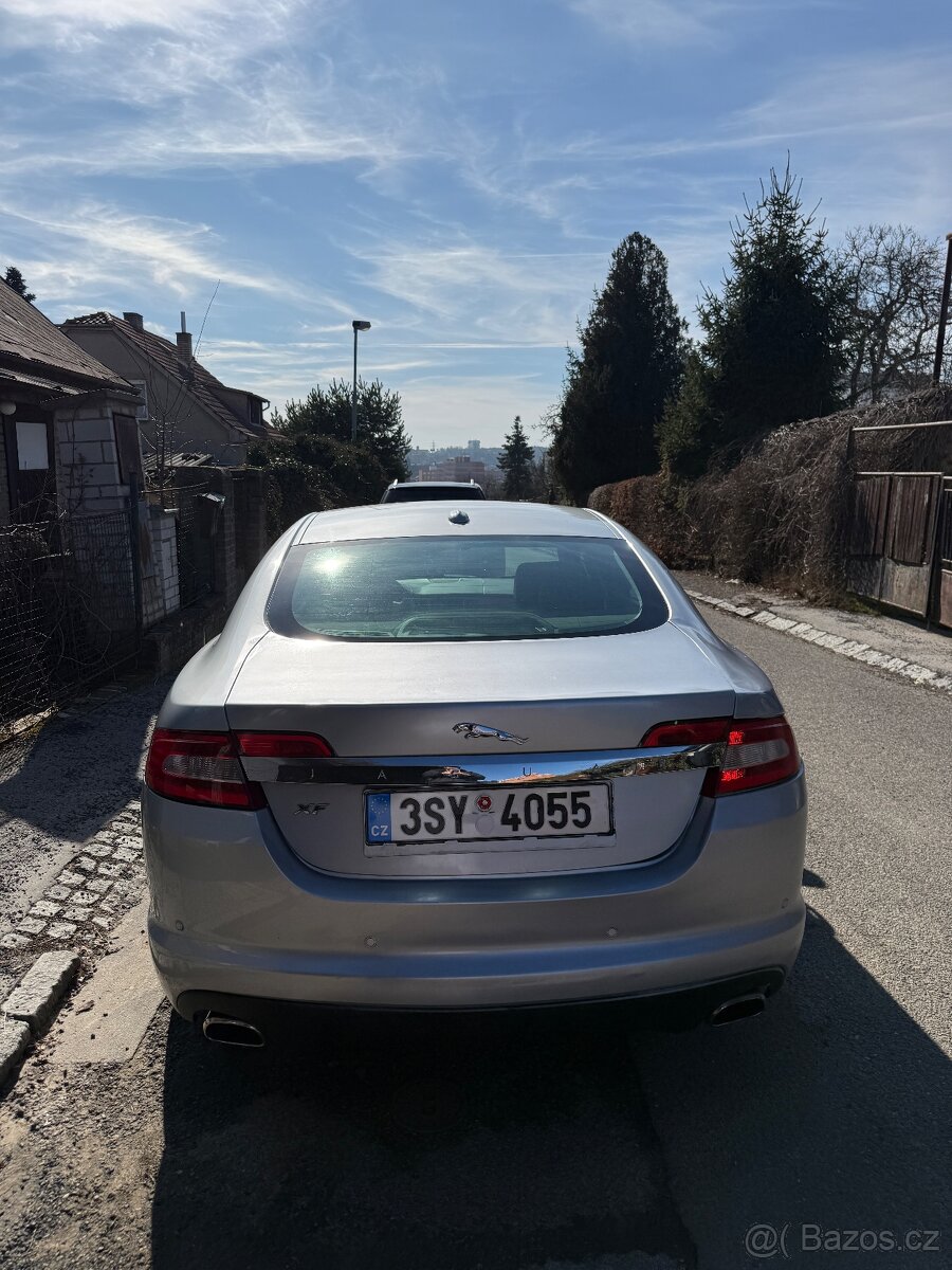 Jaguar XF - 3