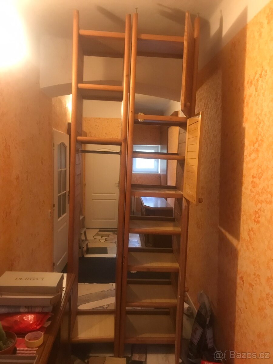 Šatní skříňka - 3