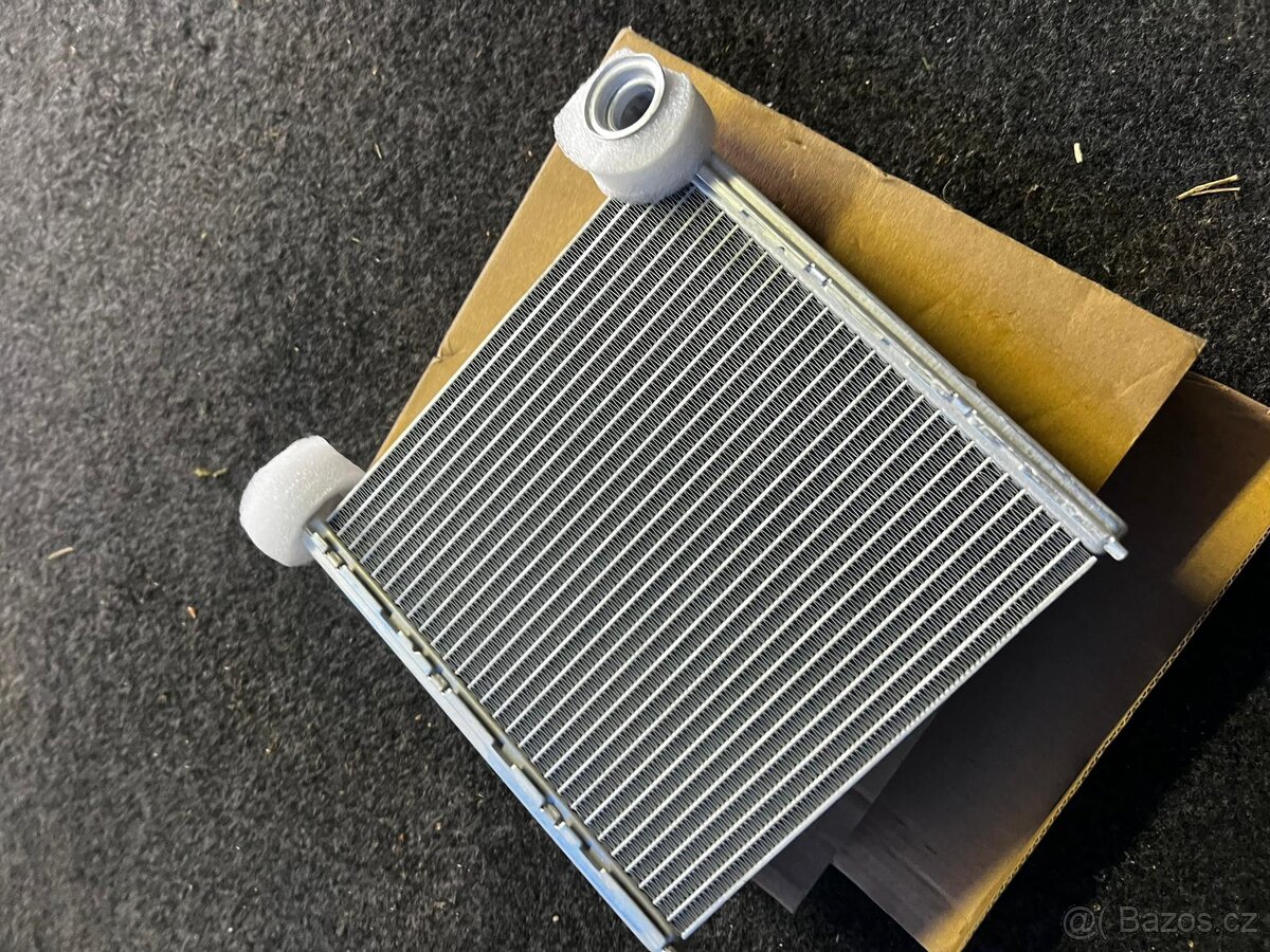 Nový radiátor topení vw,skoda,audi - 3