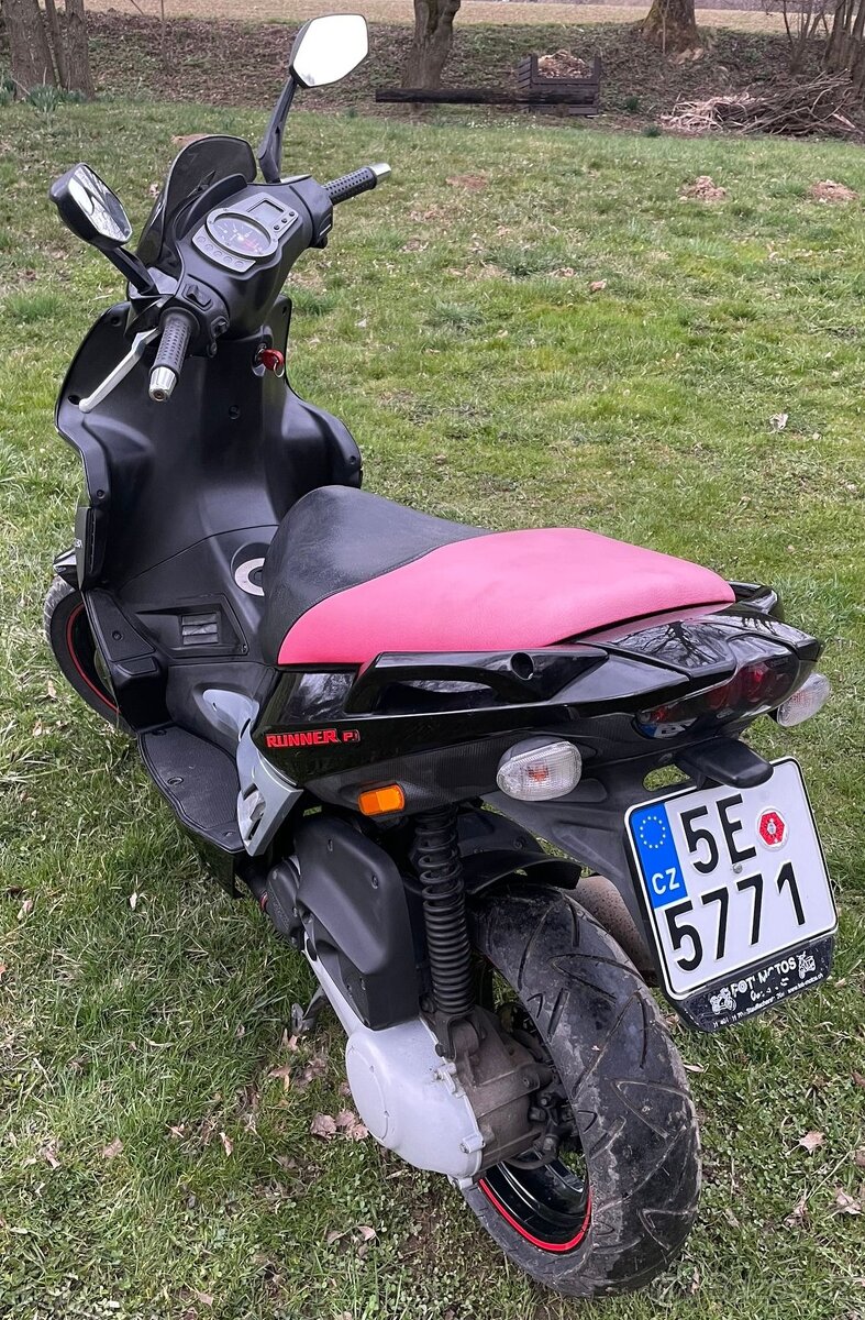 Skútr Gilera runner 50 - 3
