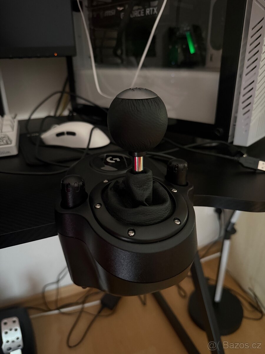 Logitech G29 + řadicí páka + pedály - 3