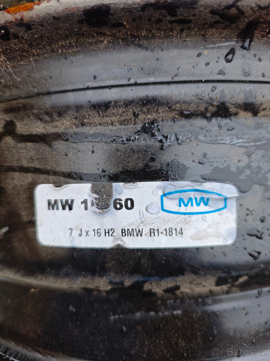 16" plechova kola + plastové kryty original BMW - 3