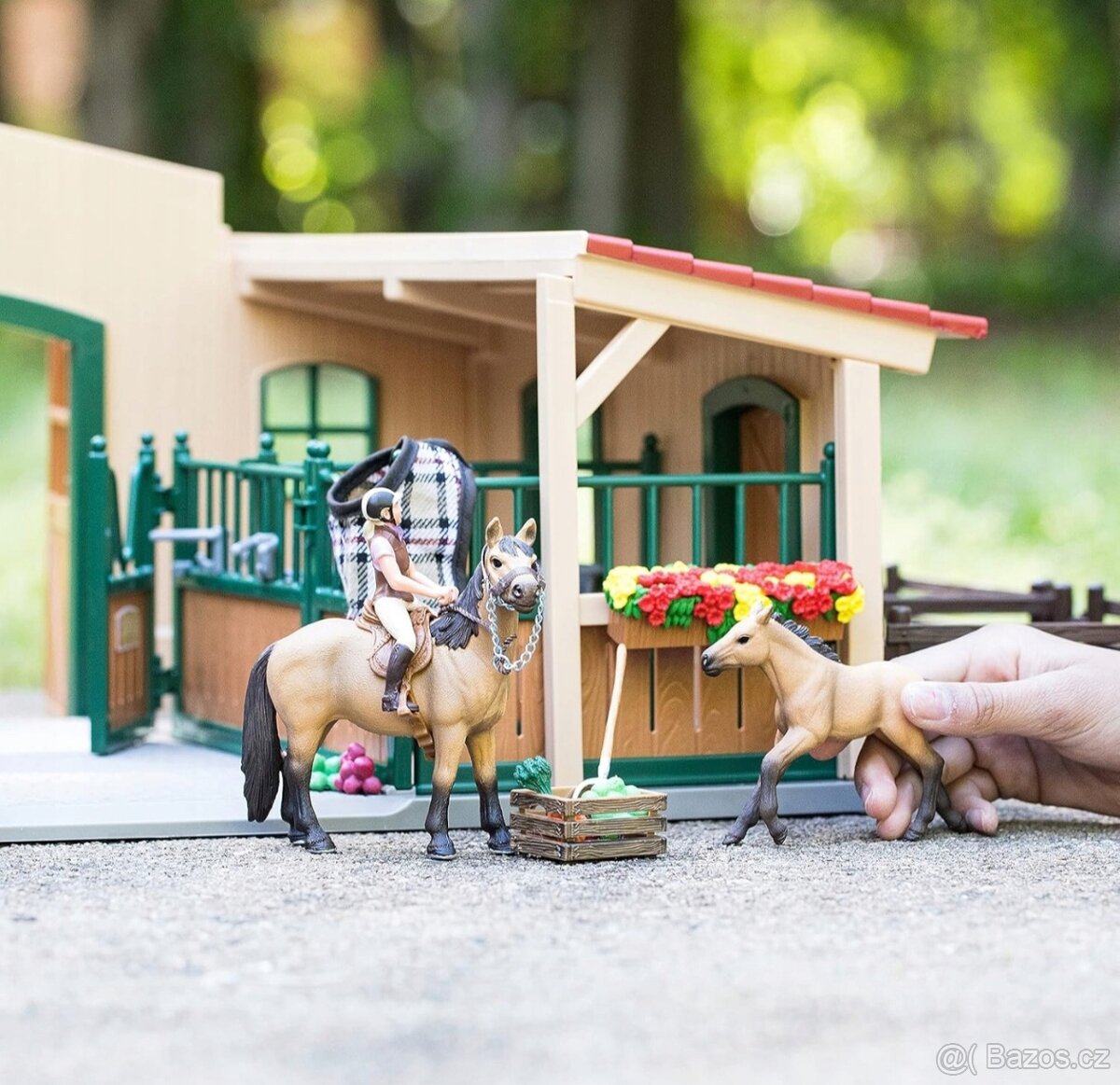 Schleich 42195 Stáj s koňmi a příslušenstvím, od 3 let, FARM - 3