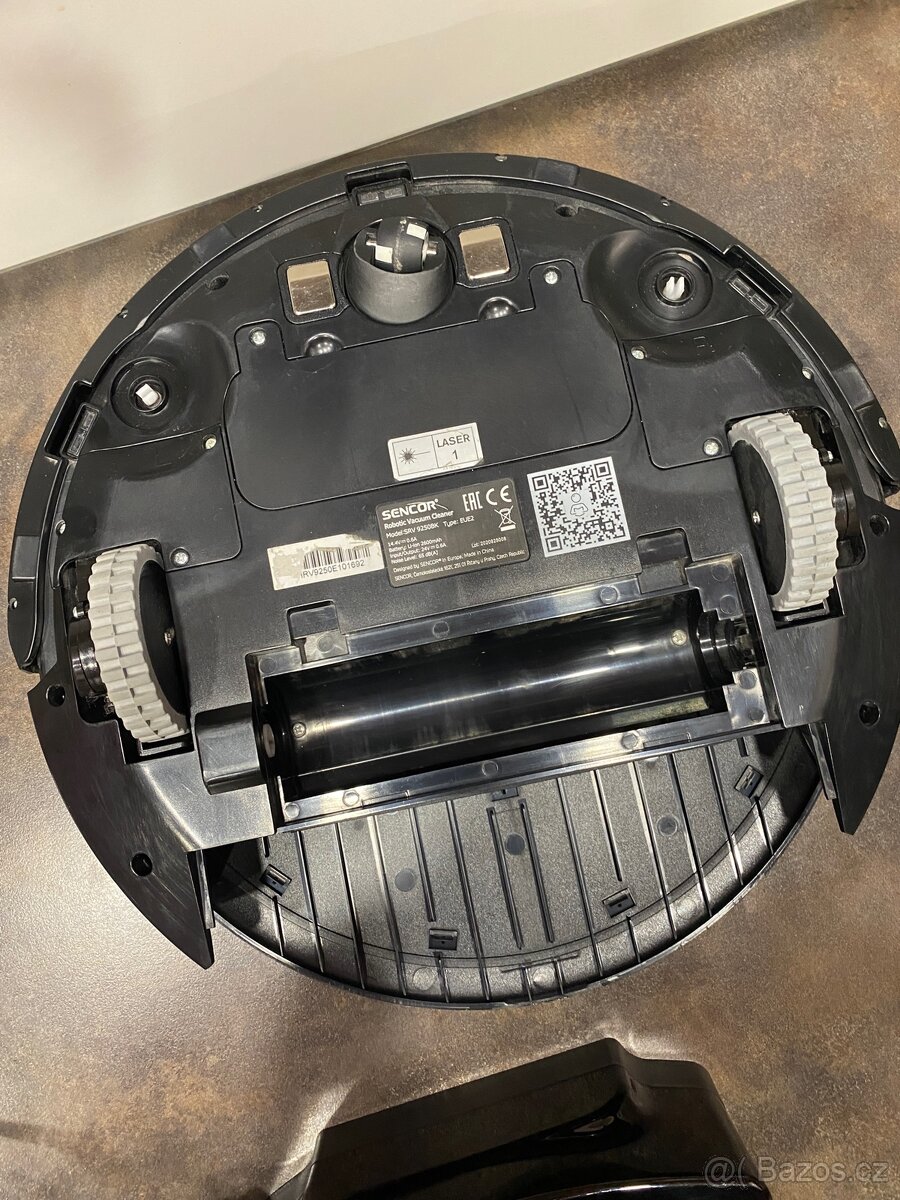 robotický vysavač Sencor SRV 9250BK - 3