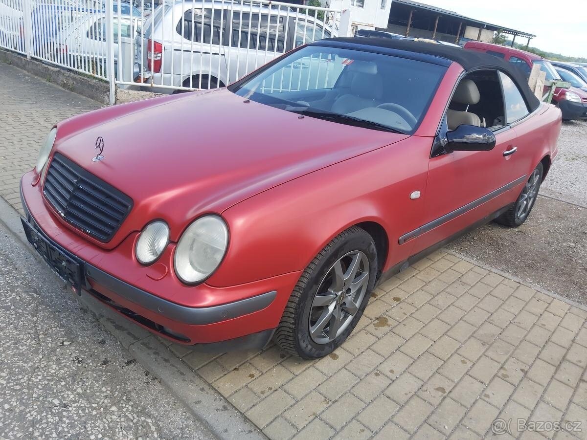 Mercedes-Benz CLK 320i - 3