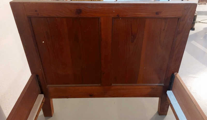 Postel modřínová 80 let stará - 3