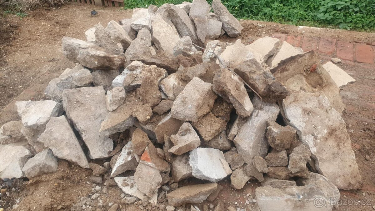 BETON DO ZÁKLADŮ - ČISTÝ BEZ CIHEL (VELKÉ KUSY) - 3