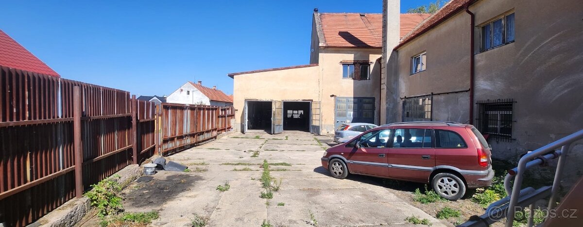 Multifunknční areál - dílny, kanceláře, byty - 3