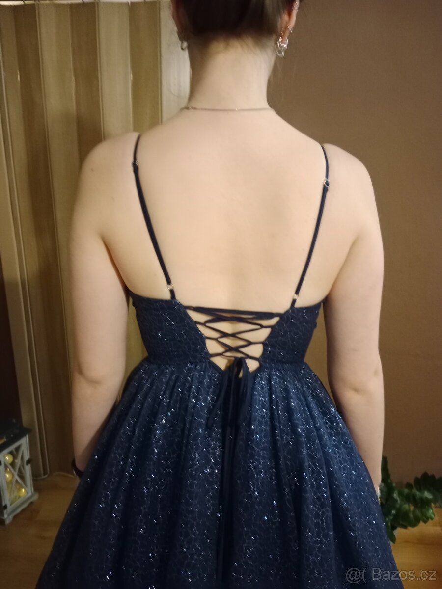 Maturitní šaty - tmavě modré se třpytkama - 3
