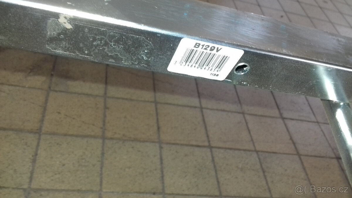 Stojan pro 5x kolo - na zeď, nový - 3