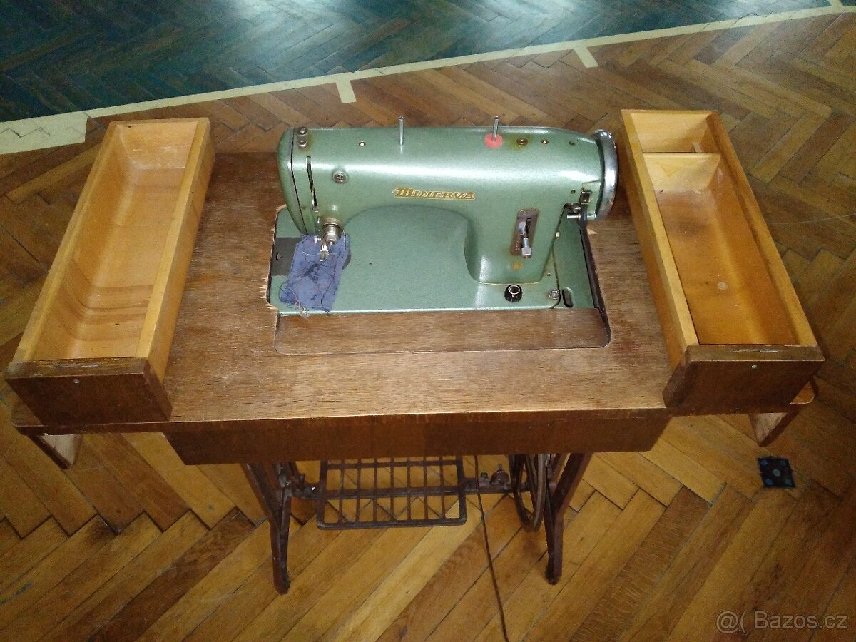 ŠICÍ STROJ - MINERVA - 3