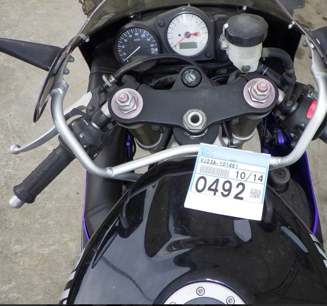 Suzuki RGV 250-3sbirkove kusy - 3