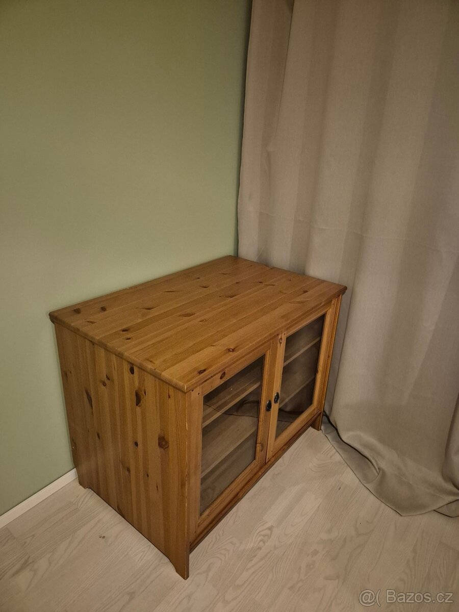 Prodám dřevěnou TV komodu IKEA Leksvik - 3