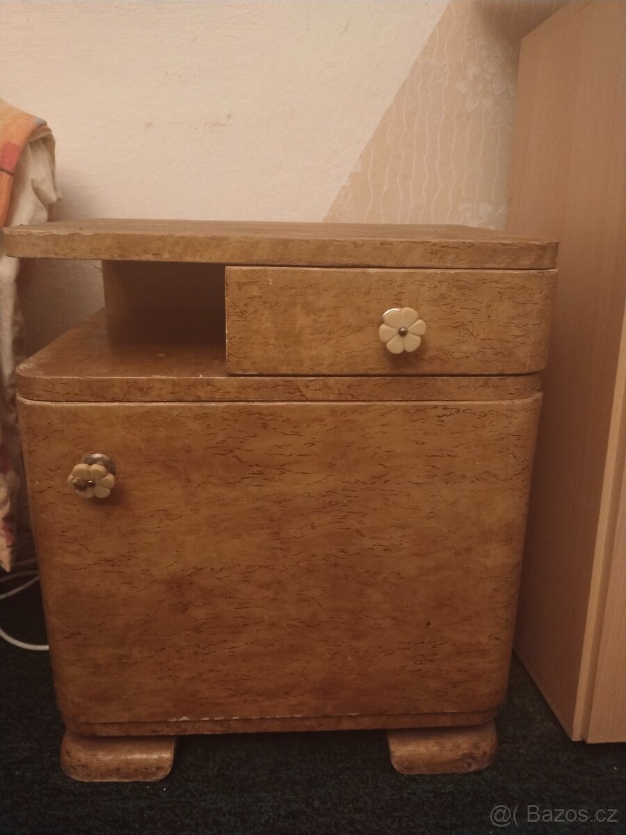 Starší nábytek - 3