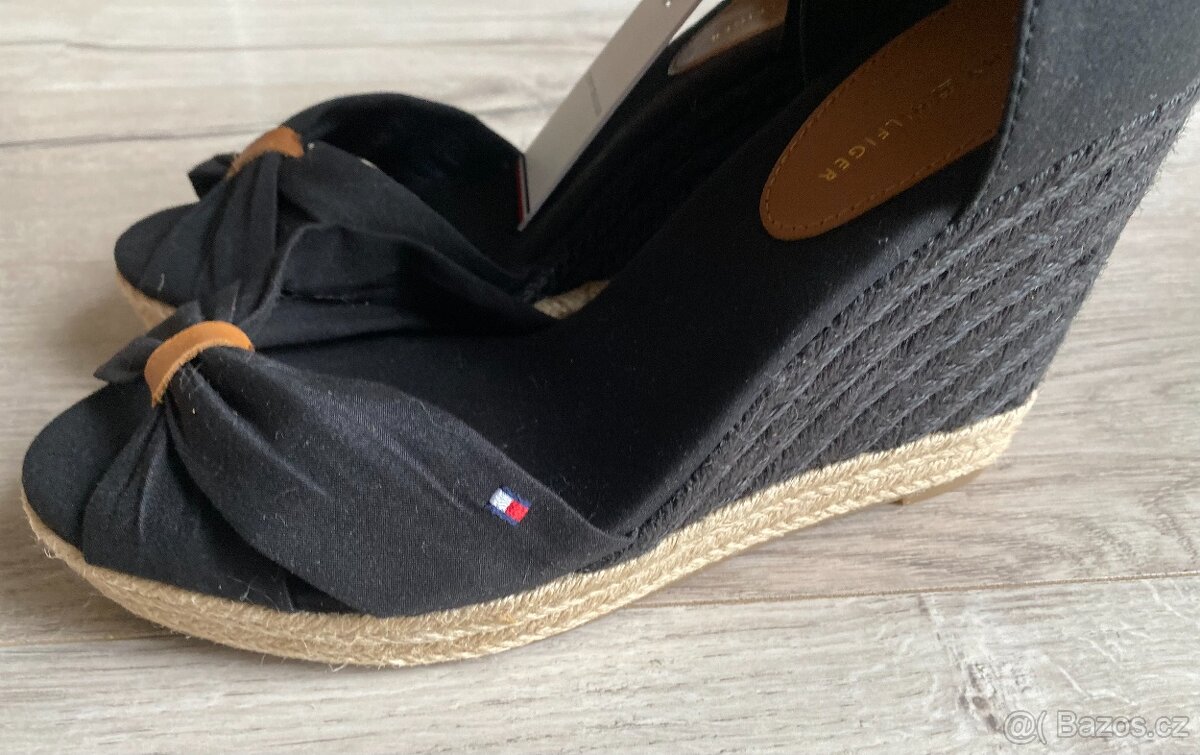 NOVÉ černé boty na klínku - 3