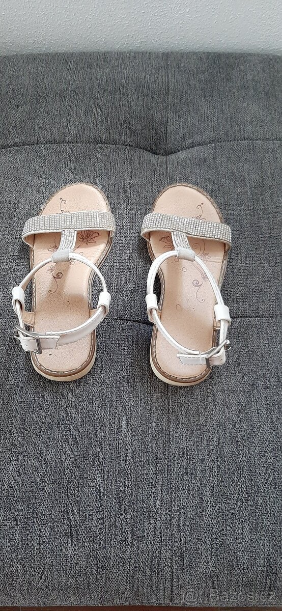 Dětské boty sandálky s kamínky vel.31 - 3